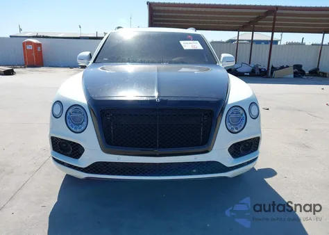2017 Bentley Bentayga W12/W12 First Edition z USA, uszkodzony, nr VIN SJAAC2ZV6HC015460